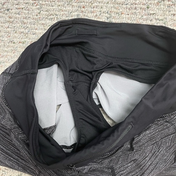 Lululemon shorts. Size 6. Gym. Workout. Everyday! - Picture 6 of 7